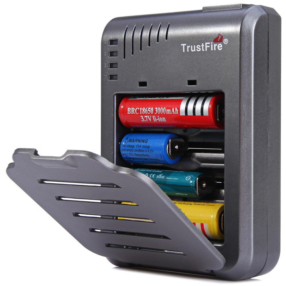 Купить Зарядное устройство TrustFire TR-003 на 4 батареи Li-Ion